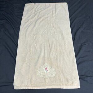 Vintage Crafted with Pride In the USA Yellow Embroidered flowers Bath Towel